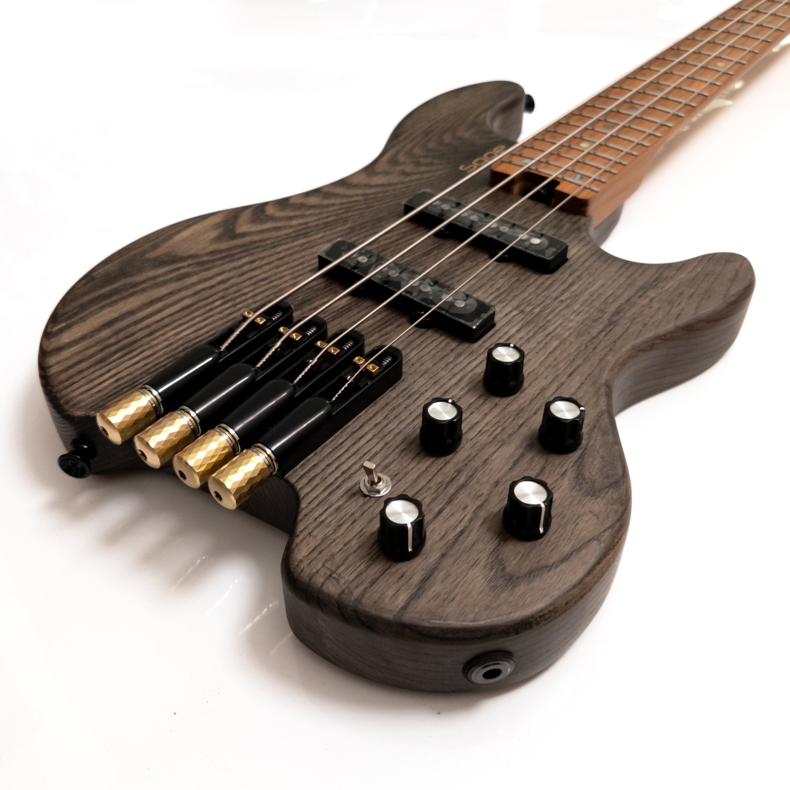 Bass Guitar Fretless - Başsız 4 Telli Bas Gitarı Dişbudak