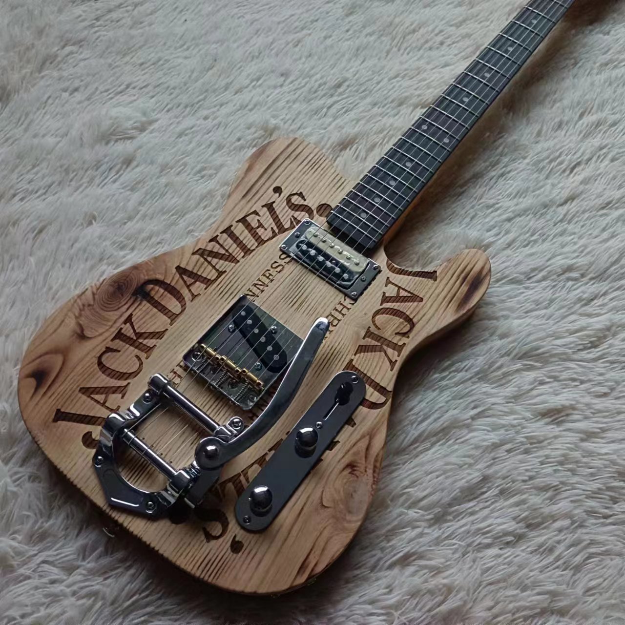 Çin Fabrikası 6 Telli Doğal Ah - Bass Guitar Fretless incelemesi ve fiyatı