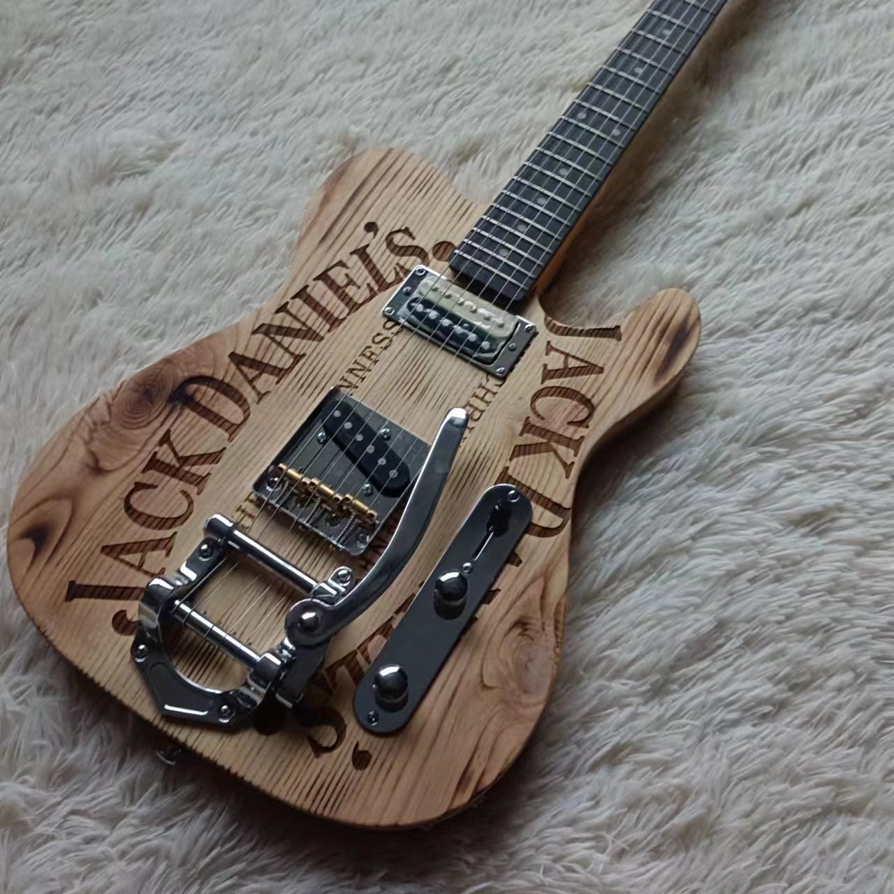 Çin Fabrikası 6 Telli Doğal Ah - Bass Guitar Fretless incelemesi ve fiyatı
